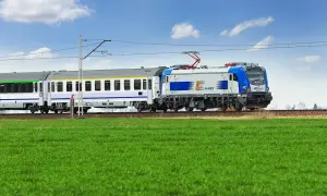 Czy TLK to InterCity? Poznaj kluczowe różnice i komfort podróży